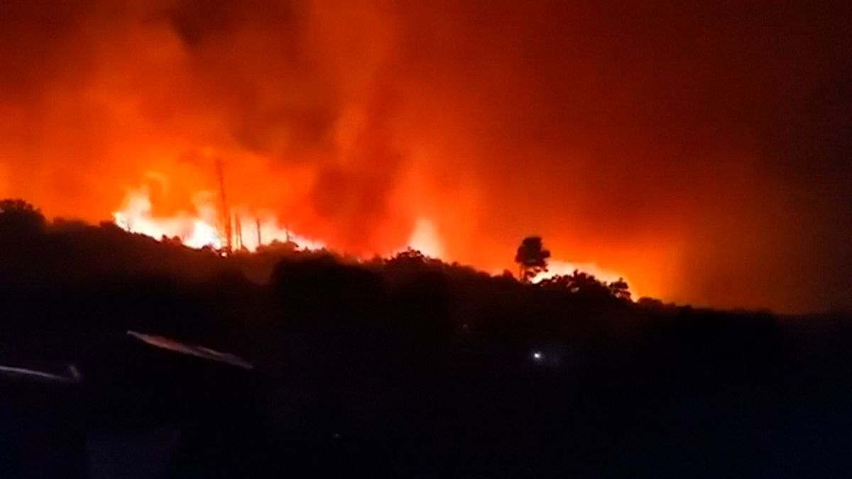 Stovky hasičů bojují s požáry v Chorvatsku. Hoří 12 kilometrů od Dubrovníku